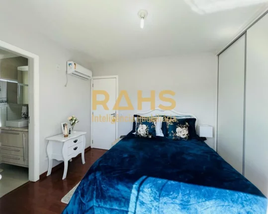 Imagem Sobrado Averbado, aceita financiamento, com 1 suíte e 3 quartos, 2 vagas de garagem à venda no bai...