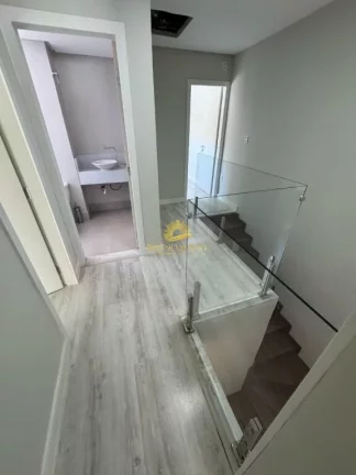 Imagem Casa de Alto Padrão no Jardim Boa Vista: Luxo e Conforto Próximo à Praia do Morro
Descubra esta c...