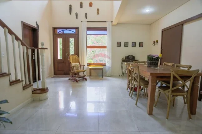 Imagem Encantadora Casa em Condomínio, Sorocaba, SP!