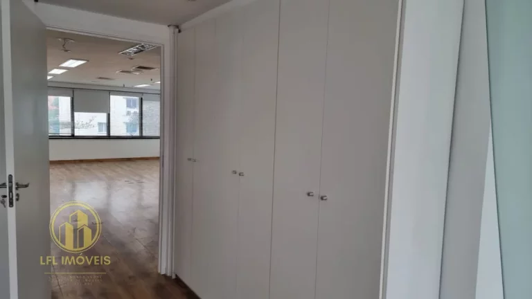 Imagem Espaço Comercial Premium no Coração do Itaim Bibi com 3 vagas de estacionamento.