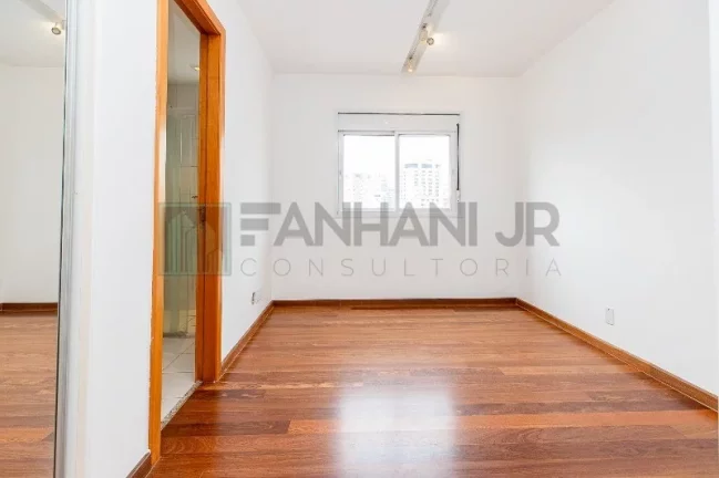 Imagem Venha conhecer o apartamento dos seus sonhos! Totalmente pronto para morar e impecável, este apartamento conta com uma sala ampla e integrada à varand