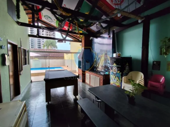 Imagem Casa 3 dorms sendo 1 suíte com Piscina e 6 vagas garagem