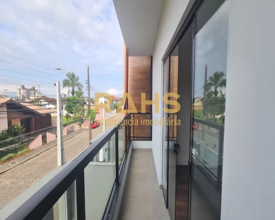 Imagem Moderno sobrado com 195m² privativos, localizado na melhor região do bairro Floresta. Detalhes em ...