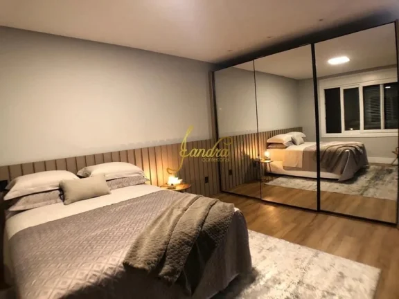Imagem Sobrado em condomínio fechado mobiliado e decorado piscina aérea com borda infinita