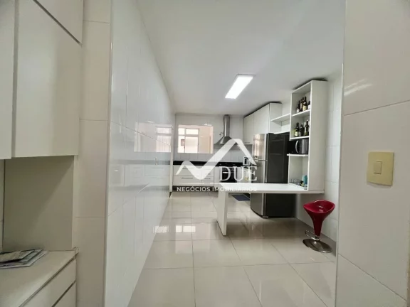 Imagem Ótimo Apartamento 2 dormitórios mais dependência na quadra da praia Aparecida em Santos