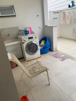 Imagem Casa de Alto Padrão com Sauna e Piscina à Venda em Tatuí - SP