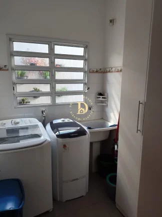 Imagem Casa Térrea - Jacareí/SP - Villa Branca - 3 dormitórios (1 suíte) - 180m²