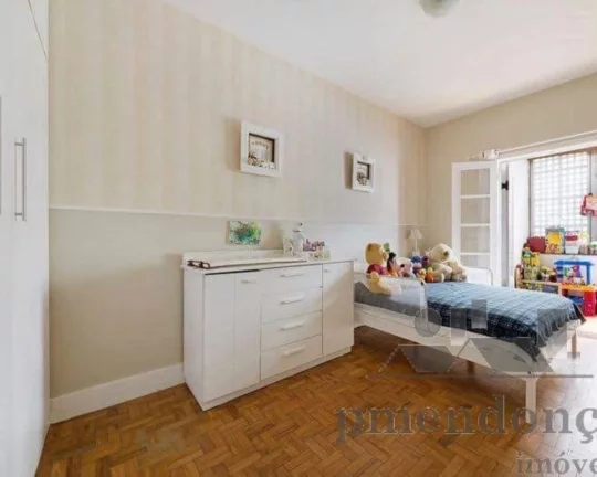 Imagem Otimo apartamento reformado, com amplo living, para 3 ambientes janeloes, piso origial em lindos tac...