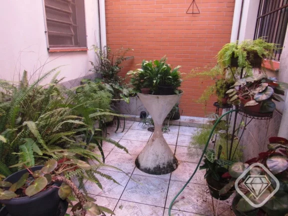 Imagem Residência ampla e charmosa no coração da Tristeza!

Brilhante Imóveis vende uma bela casa semi ...