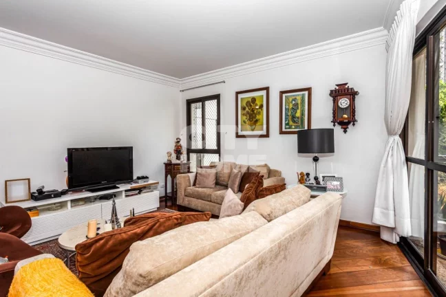 Imagem Apartamento no Campo Belo, com 178m², três dormitórios, sendo três suítes, ampla sala para trê...