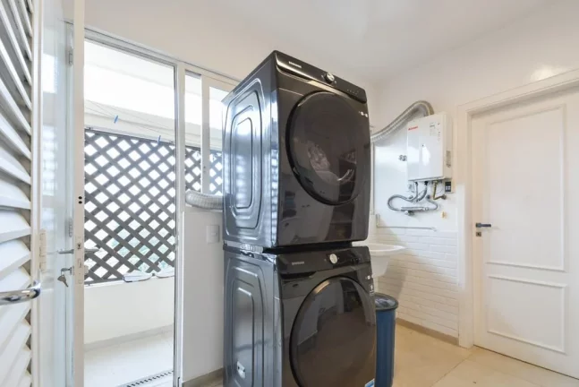 Imagem Apartamento à venda em São Paulo, Pinheiros, com 4 quartos, 246m2 Imagem Apartamento à venda em São Paulo, Pinheiros, com 4 quartos, 246m2