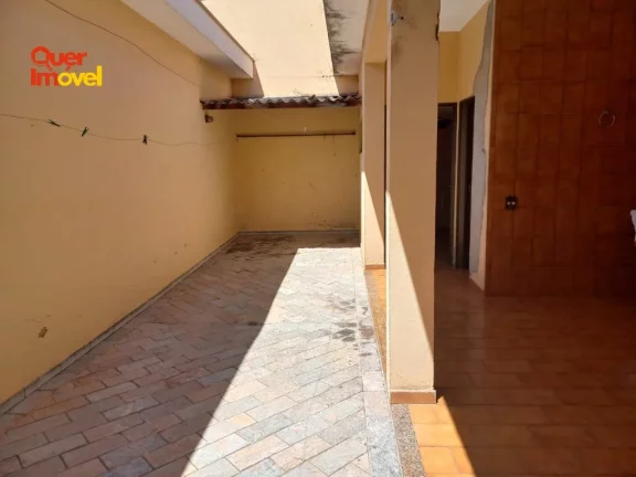 Imagem Imperdível: Casa à venda ou locação em Ribeirão Preto-SP, Parque dos Bandeirantes. 3 quartos, 1 suíte, 2 salas, 2 banheiros, 3 vagas de garagem, 204m².