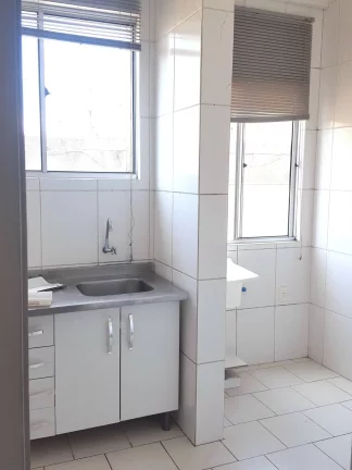 Imagem Apartamento reformado e ensolarado na Cidade Baixa — a um passo da Redenção!