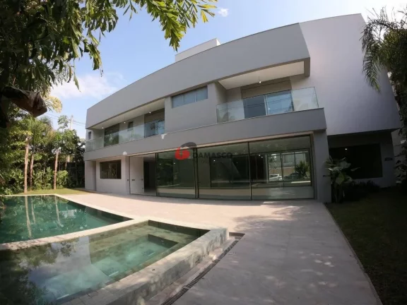 Imagem Sobrado à venda 5 Quartos, 5 Suites, 6 Vagas, 950M², Cerâmica, São Caetano do Sul - SP
