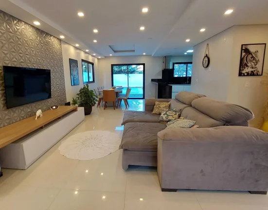 Imagem Casa Sobrado semimobiliada com 3 dormitórios sendo 1 suíte e 2 vagas, Pirabeiraba, Joinville/SC
