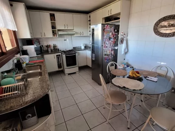 Imagem Casa com 3 Quartos à Venda,  em Tristeza - Porto Alegre