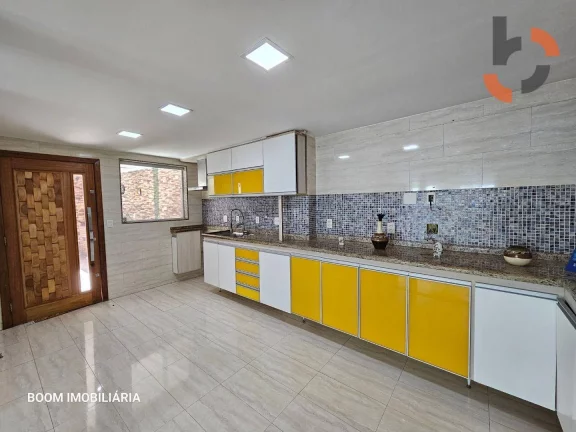 Imagem Casa com 5 dormitórios à venda, 218 m² por R$ 750.000,00 - Califórnia - Nova Iguaçu/RJ