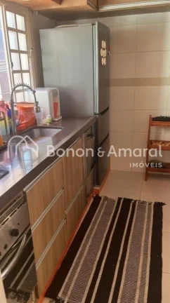 Imagem Esta charmosa casa térrea, com 104 m² de área construída, foi totalmente reformada para proporci...