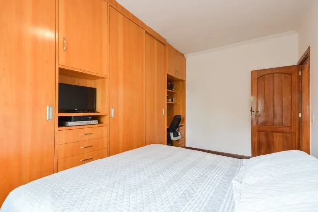 Imagem Casa Sobrado Ipiranga - 200M², 3 Dorms, 1 Suíte, 3 Vagas, Varanda, Copa, Dependência de Serviço, Espaço Gourmet.