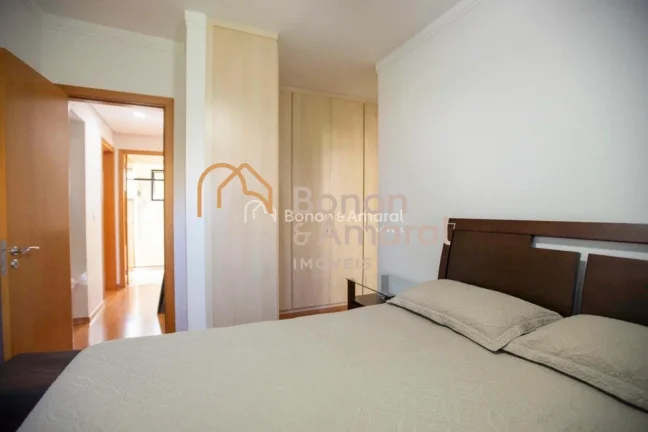 Imagem Ótimo apartamento à venda com 4 quartos, 1 suíte, varanda e 2 vagas de garagem.
Condomínio local...