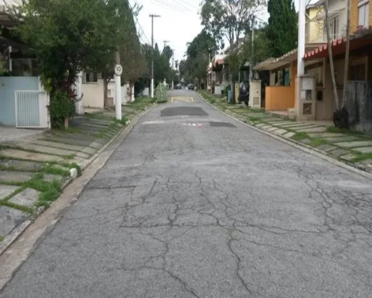 Imagem Sobrado em condomínio 4 Dormitórios 1 suíte 2 Vagas Lazer