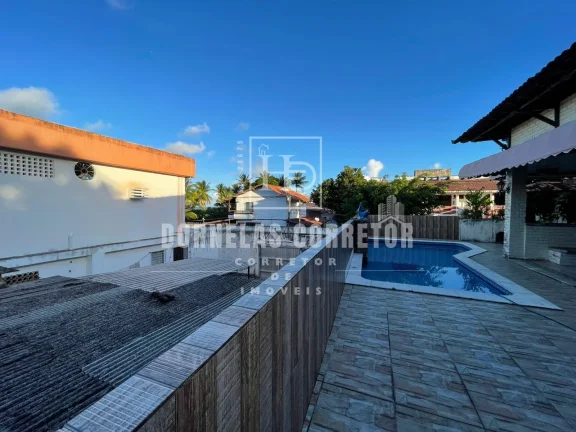 Imagem CASA ALTO PADRÃO COM 5 QUARTOS, DE FRENTE PARA O MAR, NA ESQUINA DA AVENIDA PRINCIPAL