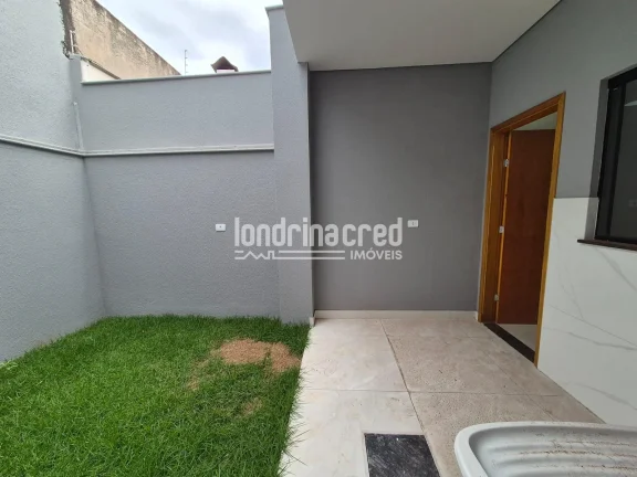 Imagem Casa com 2 quartos (1 suíte), planta bem distribuída, 2 vagas, 80m² construídos em terreno de 125m² na região sul de Londrina