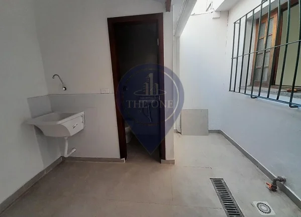 Imagem Casa para locação na Vila Romana, São Paulo-SP: 2 quartos, 2 salas, 1 banheiro, 1 vaga de garagem, 120m² de área.