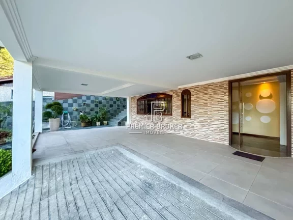 Imagem Casa com 4 dormitórios à venda, 128 m² por R$ 620.000,00 - Granja Guarani - Teresópolis/RJ