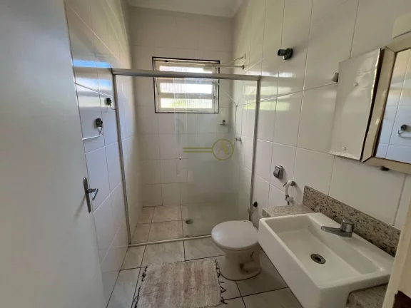 Imagem Casa térrea à venda apenas 200 metros da praia no coração da cidade piscina