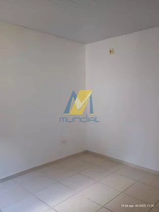 Imagem Cansado de pagar caro por um lugar pequeno? Olha essa casa com quintal.