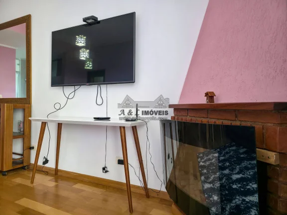 Imagem Apartamento 2 Dorms com Lareira e Vista para o Vale — Campos do Jordão