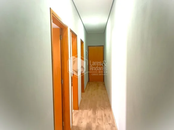 Imagem CASA À VENDA, COM 190M² 3 DORMS (1 SUÍTE) 5 VAGAS, PISCINA, CHURRASQUEIRA - RESIDENCIAL CALIFÓRNIA GARDEN, SÃO SEBASTIÃO DO PARAÍSO, MG