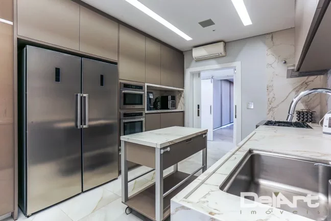 Imagem Residência Alto Padrão - 5 Suítes, Piscina e ELEVADOR no Alphaville Graciosa – 500m² de Sofisticação… Um verdadeiro espetáculo!!!