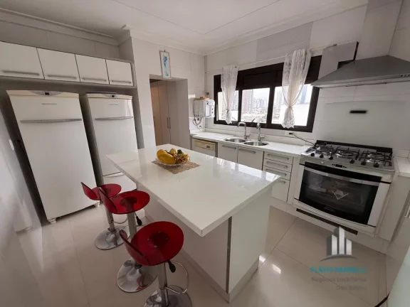 Imagem Apartamento MOBILIADO à Venda com 4 Suítes e 4 Vagas de Garagem