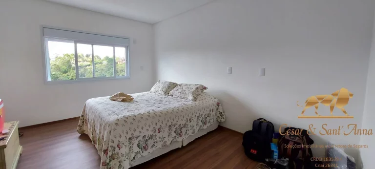 Imagem Casa com 350m² no Alto no Capivari em Campos do Jordão/SP