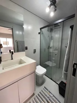Imagem Apartamento mobiliado com 2 dormitórios sendo 1 suíte e 1 vaga no centro de Balneário Camboriú