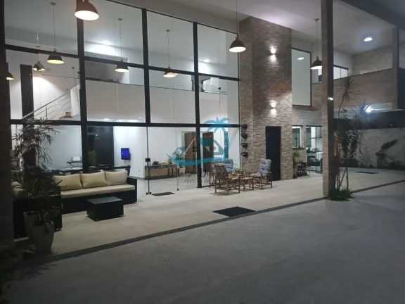 Imagem Casa de alto padrão a venda com 4 dormitórios, 360m² de área construída - Jardim Carolina em Ubatuba.