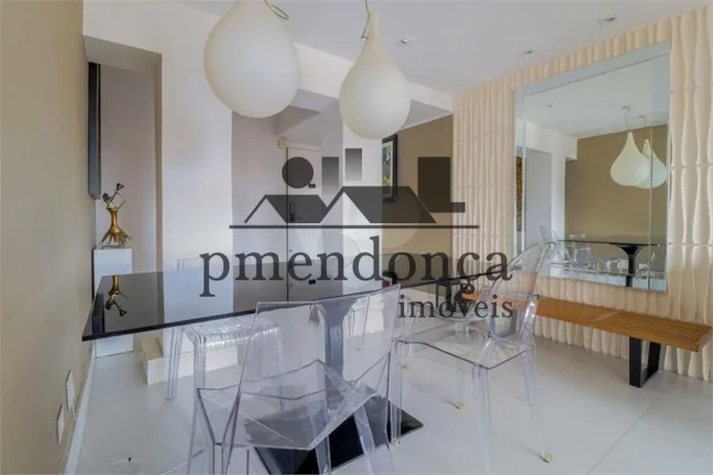 Imagem Apartamento em andar alto, totalmente reformado, em Perdizes com 84m²