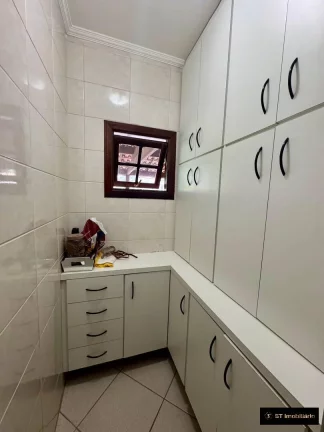 Imagem Casa à venda em Mairiporã/SP - Condomínio próximo ao centro, R$1.250.000!