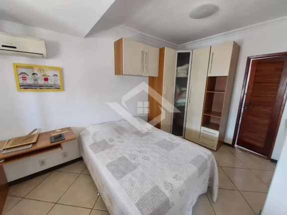 Imagem Casa de Condomínio com 3 Quartos à venda, 130m² - Campo Grande