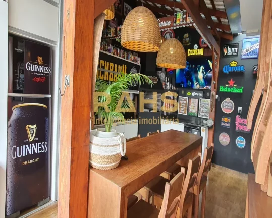 Imagem Lindíssima casa no Bairro Petrópolis. Imóvel possui uma suíte, mais dois dormitórios, sala de e...