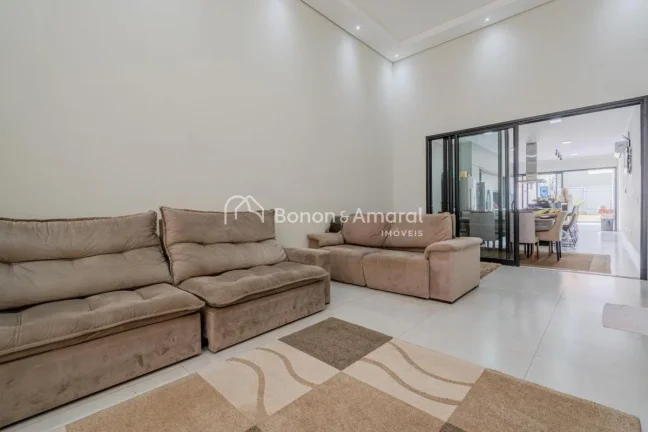 Imagem Belíssima casa térrea com 2 anos de construção no Condomínio Terras do Fontanário, Paulínia.
...
