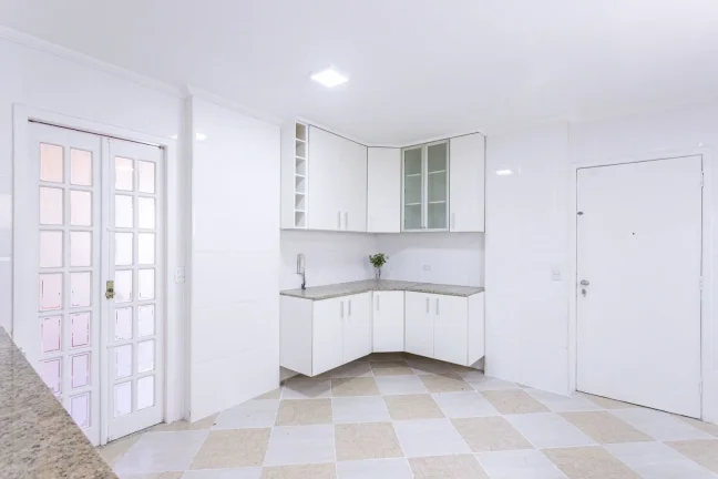 Imagem Apartamento 118M² Reformado, 2Q, 1 Suíte, 2 Banheiros, 2 Vagas, Lavabo, Piscina, Salão de Festas e Jogos, Quadra, Brinquedoteca, Playground, Banheira.