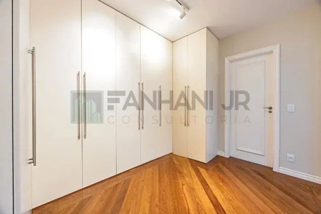 Imagem Imperdível apartamento de alto padrão à venda/locação em São Paulo-SP, Jardim Europa. 3 quartos, 3 suites, 4 salas, 5 banheiros, 4 vagas, 280m².