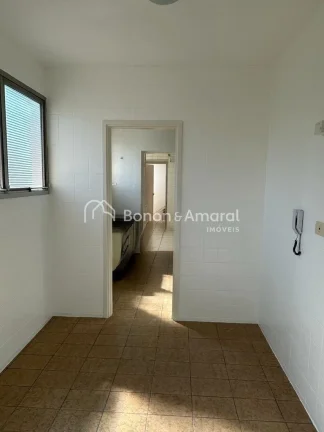 Imagem Em localização privilegiada, este apartamento oferece ambientes amplos, bem arejados e iluminados ...