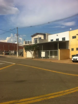 Imagem Barracão no bairro Água Branca em setor comercial sendo um barracão no pavimento térreo e um out...