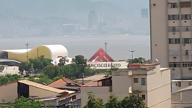 Imagem Apartamento com 2 dormitórios à venda, 67 m² por R$ 340.000,00 - Centro - Niterói/RJ