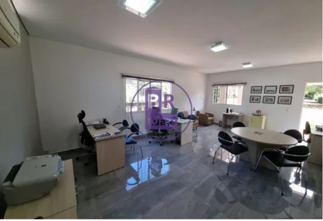 Imagem Linda Chácara à Venda com Localização Perfeita!