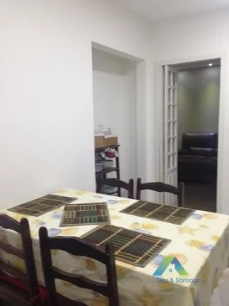 Imagem Linda casa toda reformada com fácil acesso a transportes publico e a comércios em geral.
